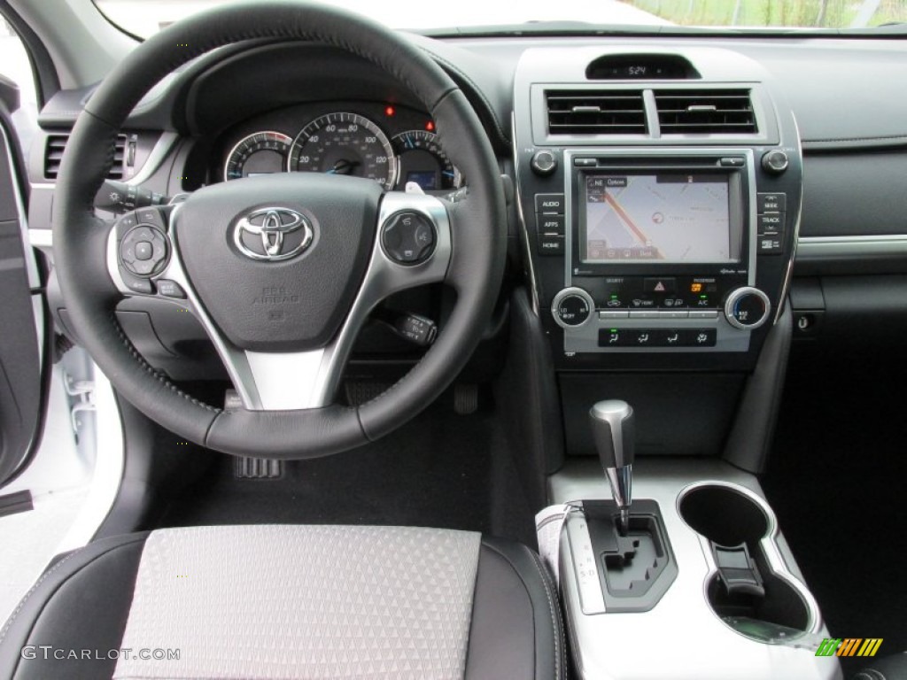 2014 Camry SE - Super White / Black/Ash photo #26