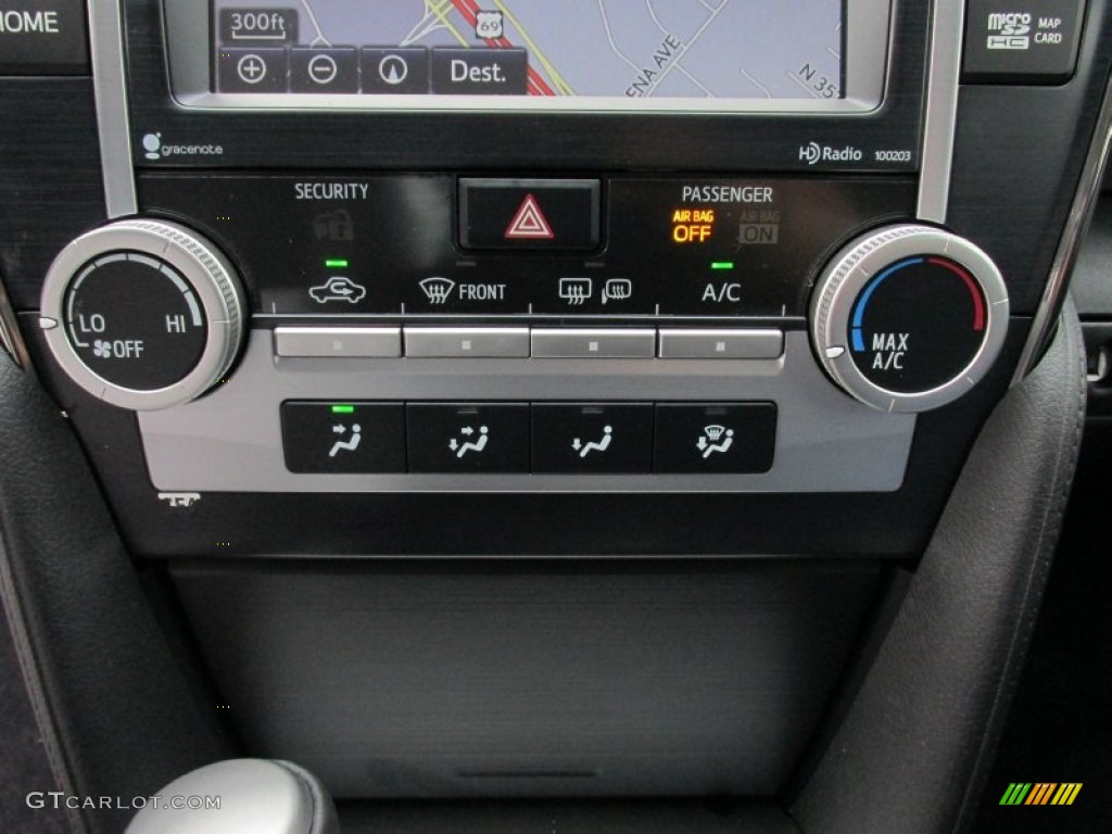 2014 Camry SE - Super White / Black/Ash photo #29