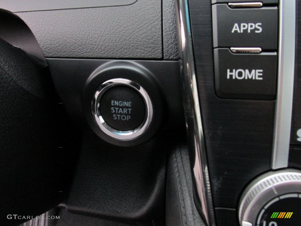 2014 Camry SE - Super White / Black/Ash photo #30
