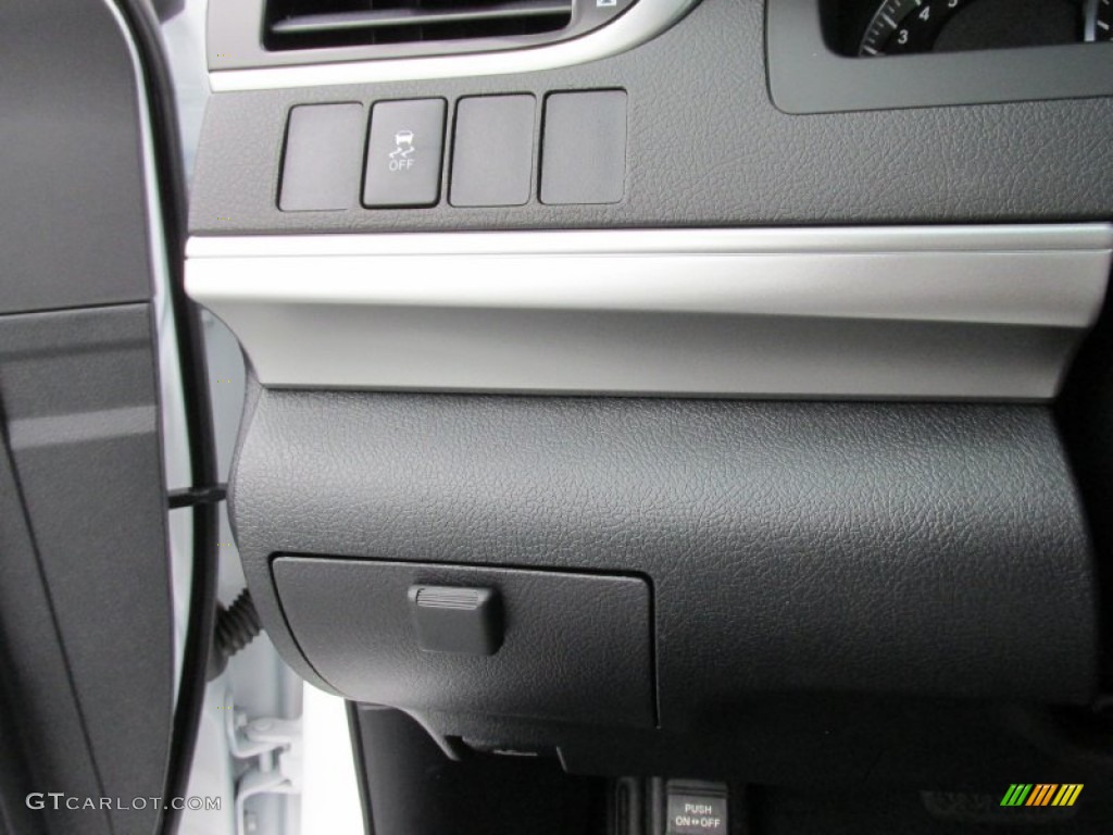 2014 Camry SE - Super White / Black/Ash photo #34