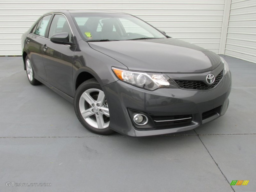 2014 Camry SE - Magnetic Gray Metallic / Black/Ash photo #1