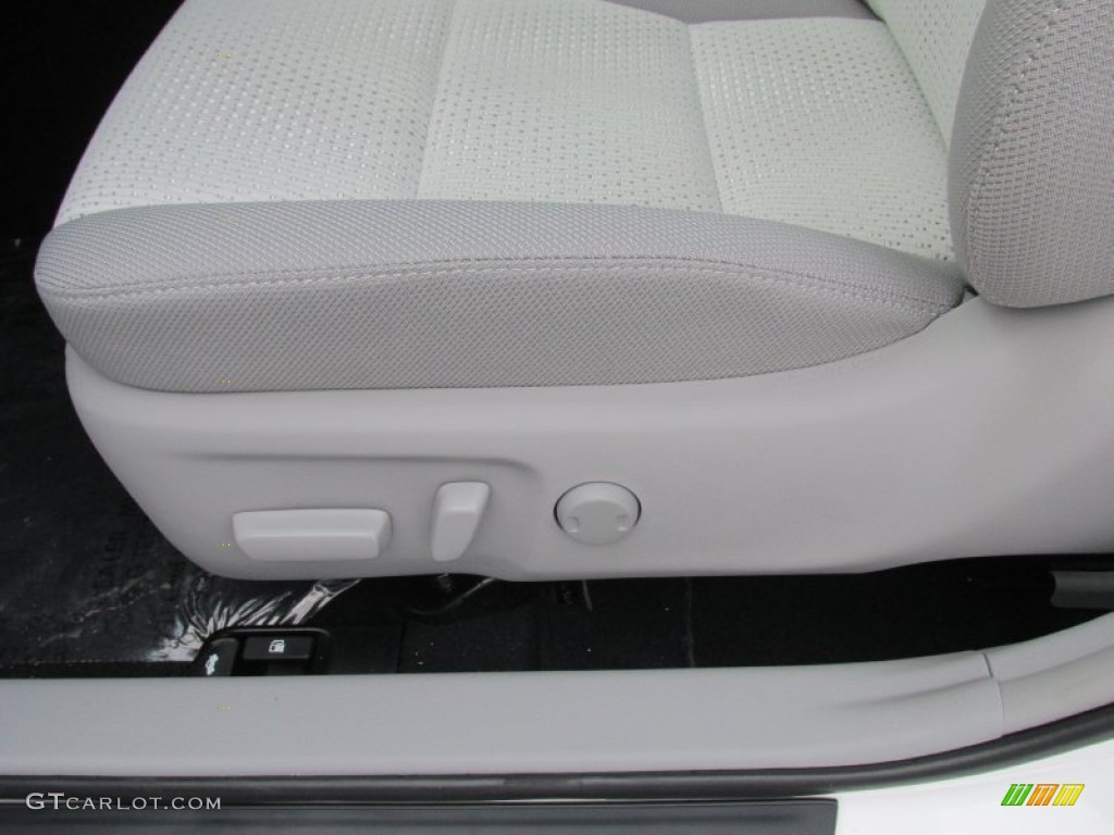2014 Camry LE - Super White / Ash photo #24
