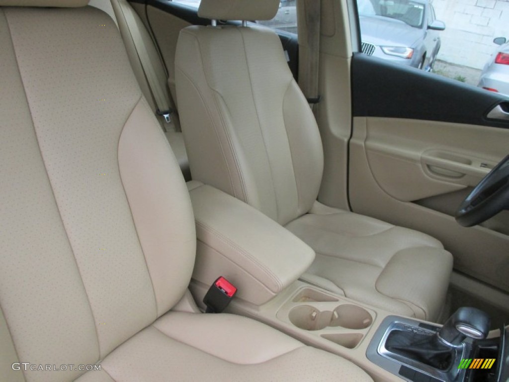 2009 Passat Komfort Wagon - White Gold Metallic / Cornsilk Beige photo #12
