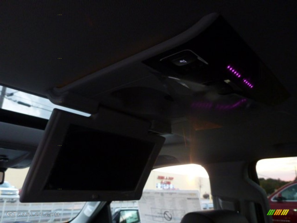 2015 Suburban LT 4WD - Black / Jet Black photo #11