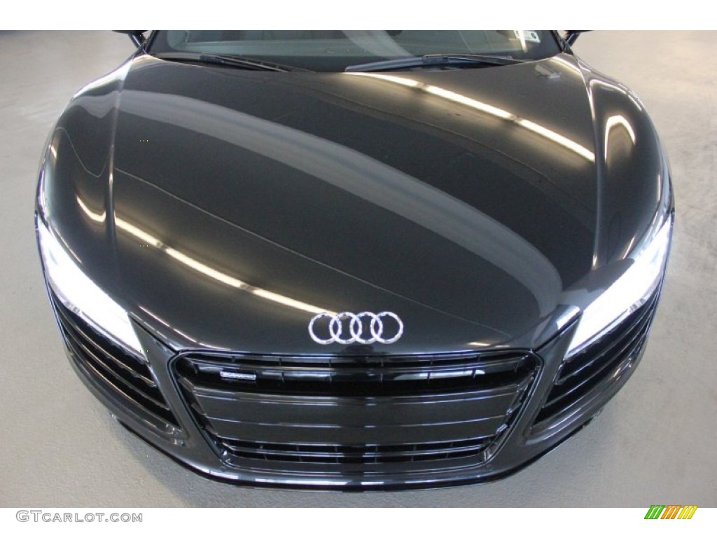 2015 R8 V8 - Phantom Black Pearl / Black photo #2