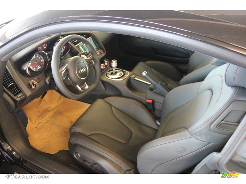 2015 R8 V8 - Phantom Black Pearl / Black photo #11