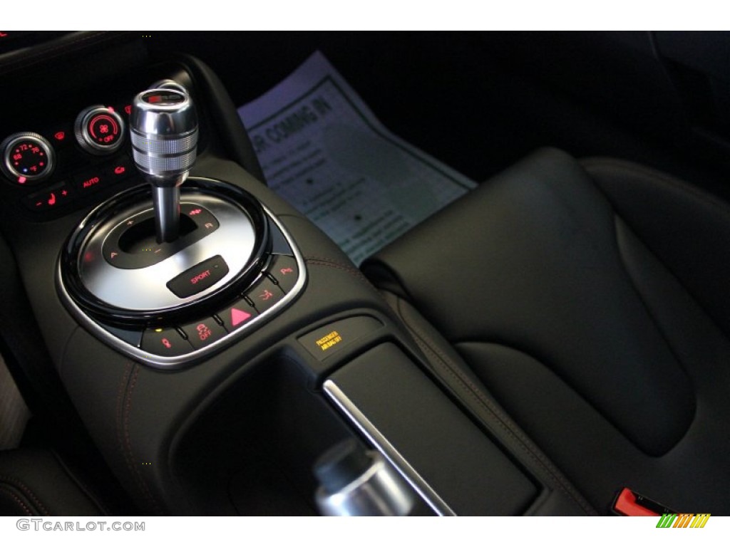 2015 R8 V8 - Phantom Black Pearl / Black photo #14