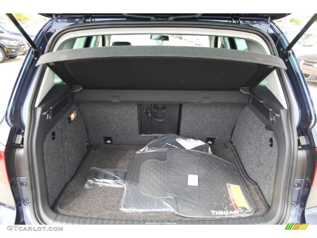 2015 Volkswagen Tiguan SE Trunk Photos