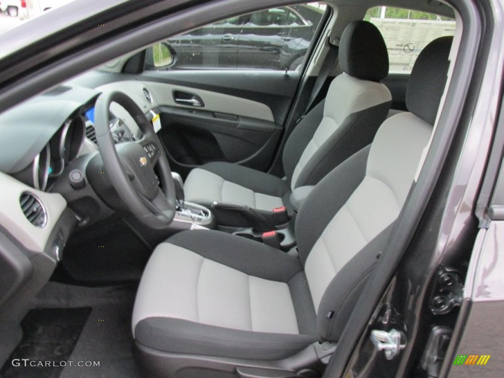 2014 Cruze LS - Tungsten Metallic / Jet Black/Medium Titanium photo #12
