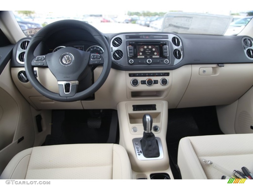 2015 Volkswagen Tiguan SEL Dashboard Photos