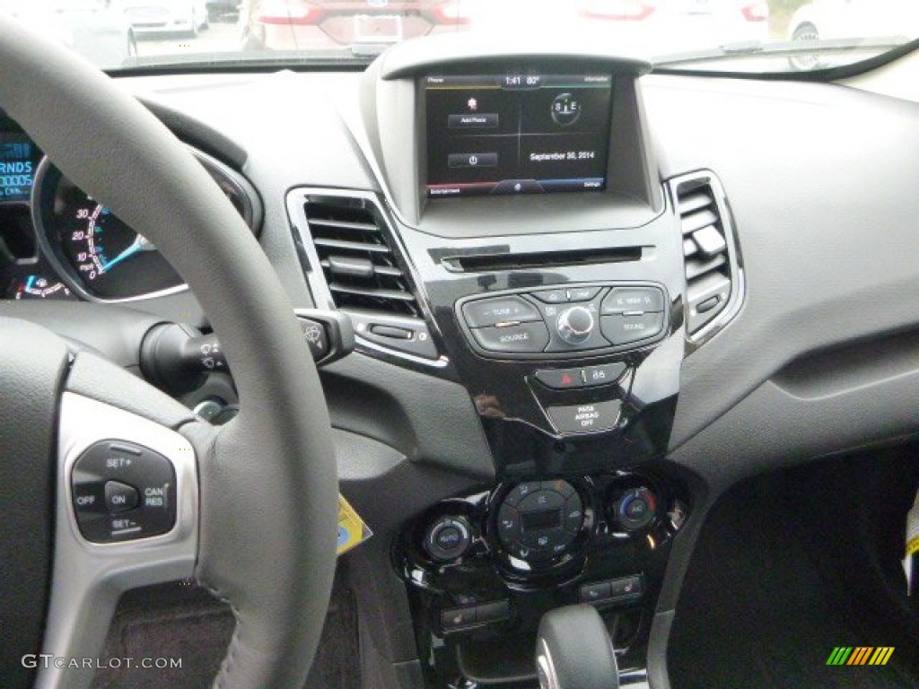 2015 Ford Fiesta SE Sedan Controls Photo #97759450