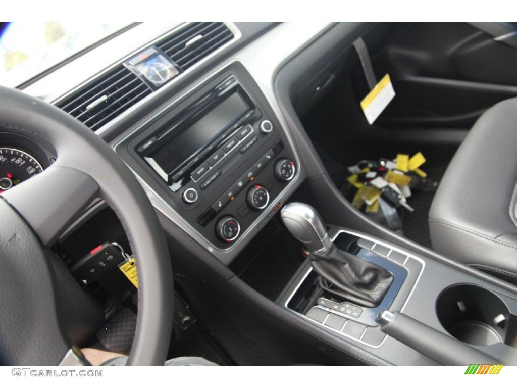 2015 Volkswagen Passat Wolfsburg Edition Sedan Controls Photo #97759460