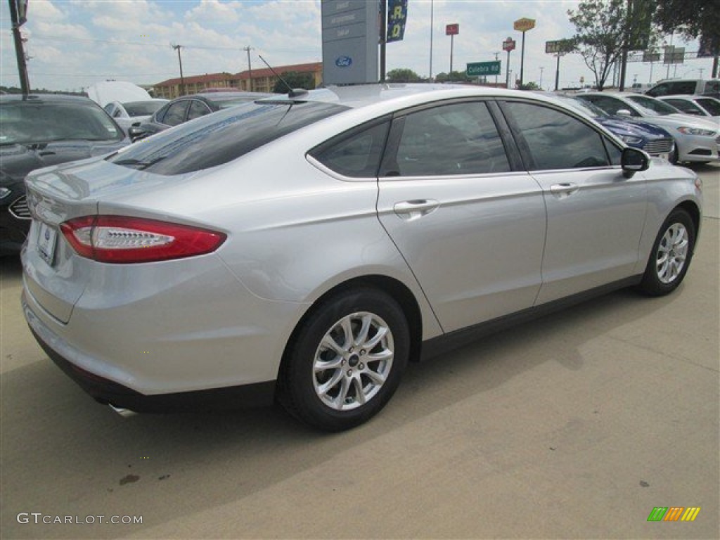 2015 Fusion S - Ingot Silver Metallic / Earth Gray photo #2