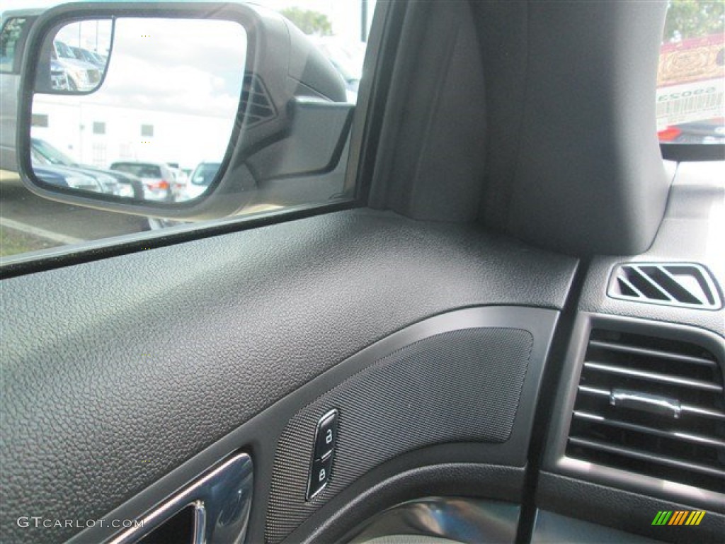 2015 Explorer FWD - Ingot Silver / Medium Light Stone photo #23