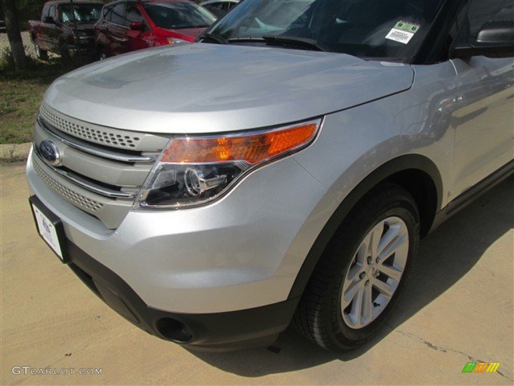 2015 Explorer FWD - Ingot Silver / Medium Light Stone photo #40