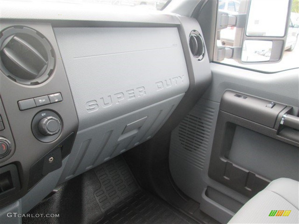 2015 F250 Super Duty XL Super Cab - Oxford White / Steel photo #19