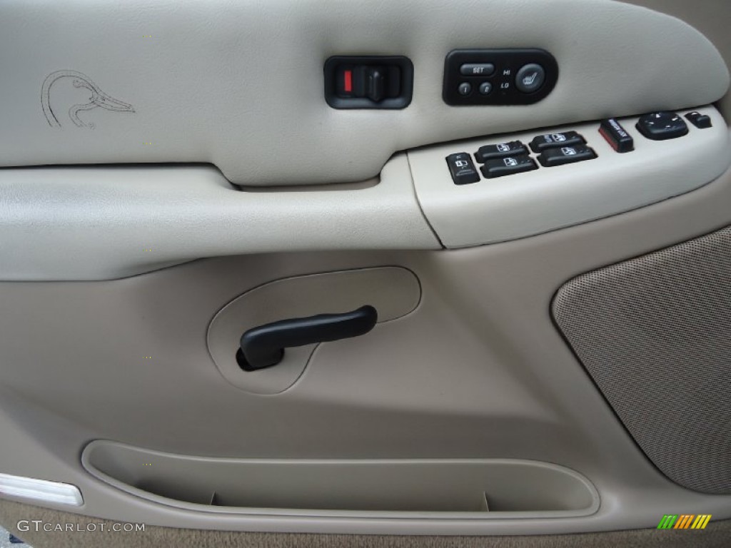 2002 Tahoe LT 4x4 - Indigo Blue Metallic / Tan/Neutral photo #7