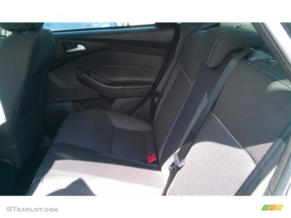 2014 Focus SE Sedan - Sterling Gray / Charcoal Black photo #7