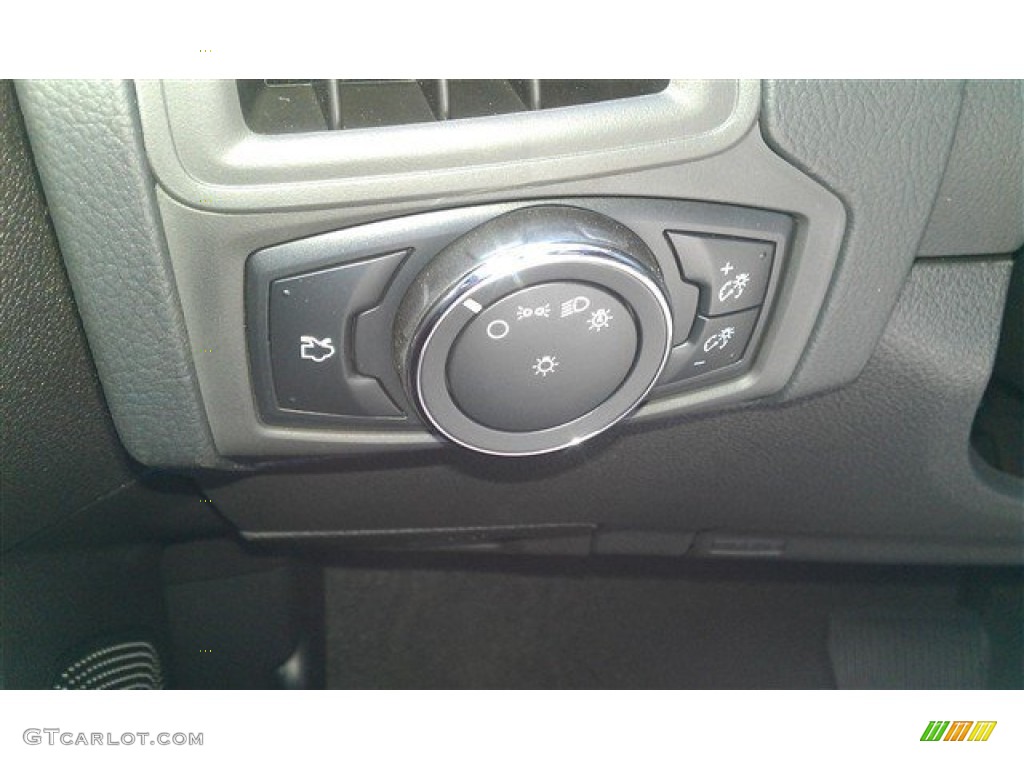 2014 Focus SE Sedan - Sterling Gray / Charcoal Black photo #17