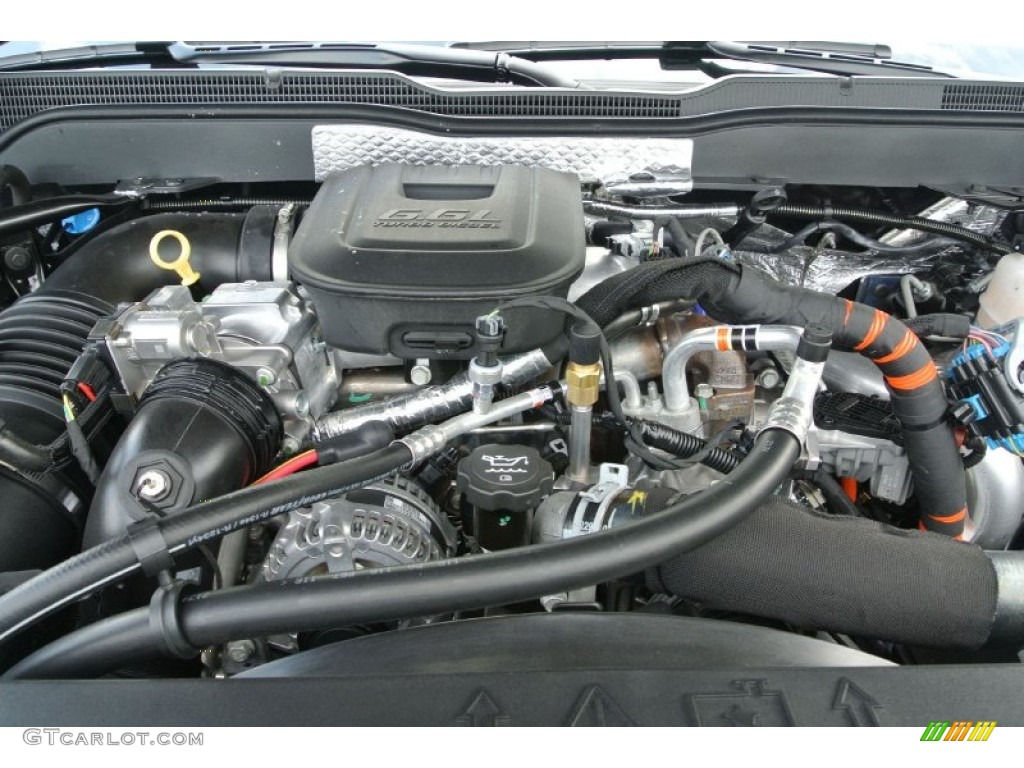 2015 Chevrolet Silverado 3500HD LT Crew Cab 4x4 Engine Photos