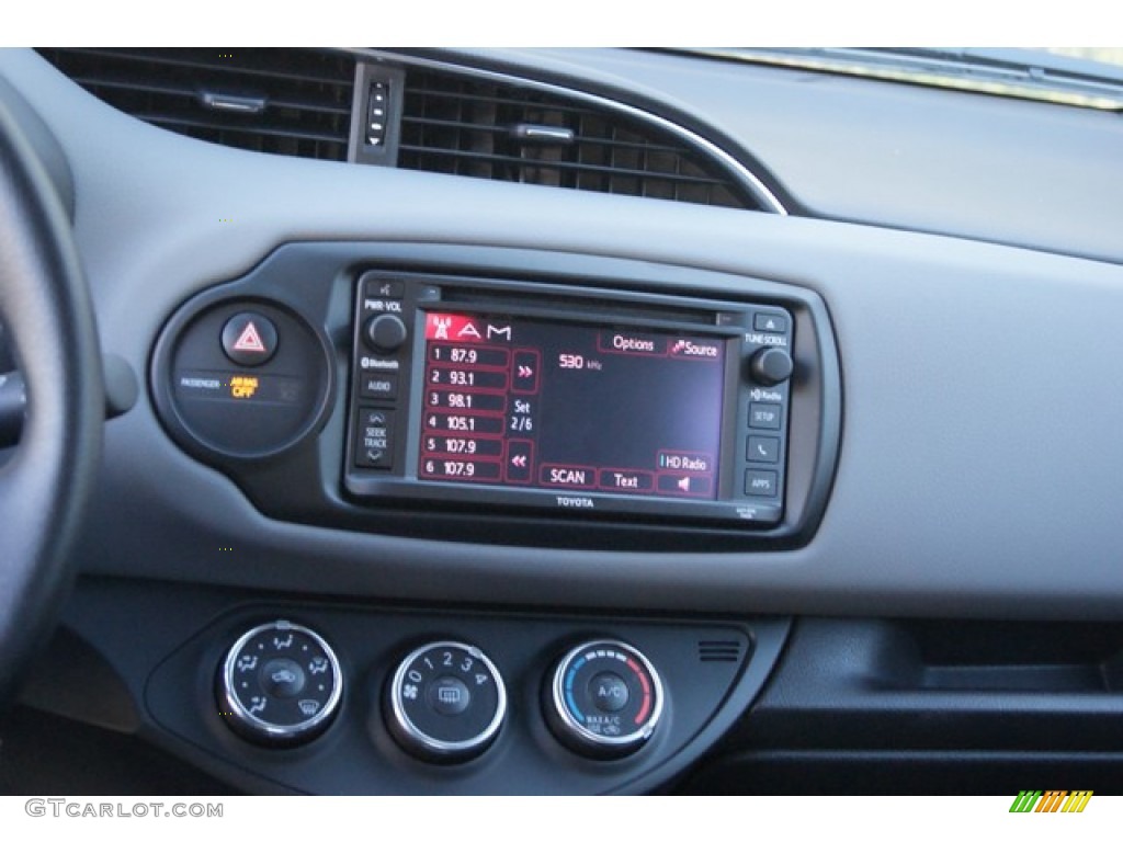 2015 Toyota Yaris 5-Door LE Controls Photo #97792305