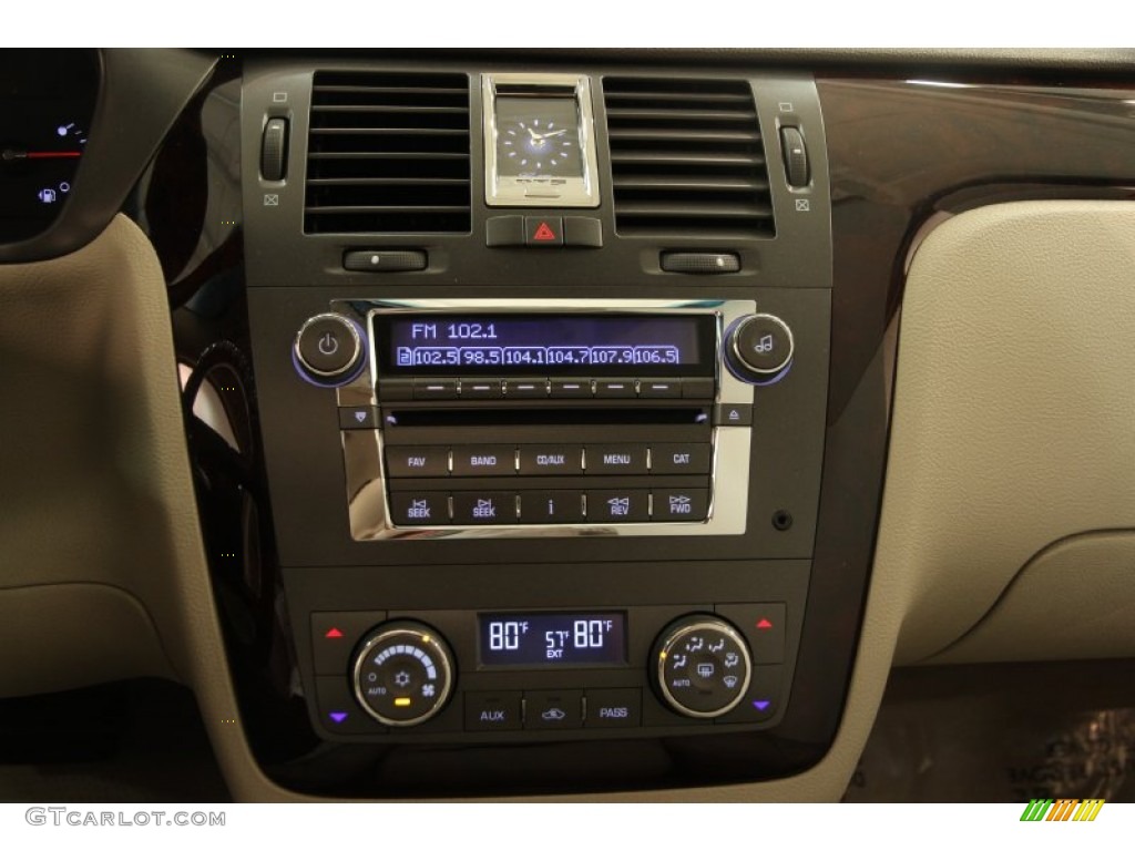 2011 Cadillac DTS Luxury Controls Photo #97795194