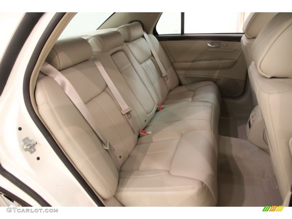 Shale/Cocoa Accents Interior 2011 Cadillac DTS Luxury Photo #97795237