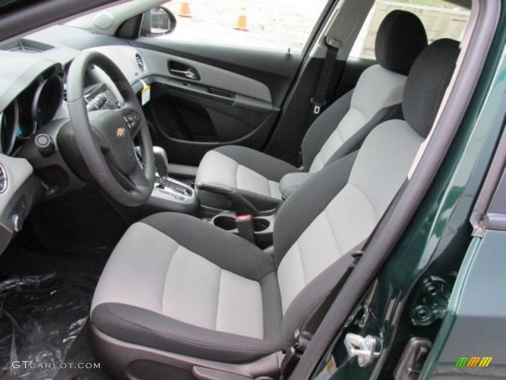2014 Cruze LS - Rainforest Green Metallic / Jet Black/Medium Titanium photo #11