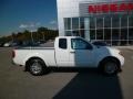 Glacier White - Frontier SV King Cab 4x4 Photo No. 8