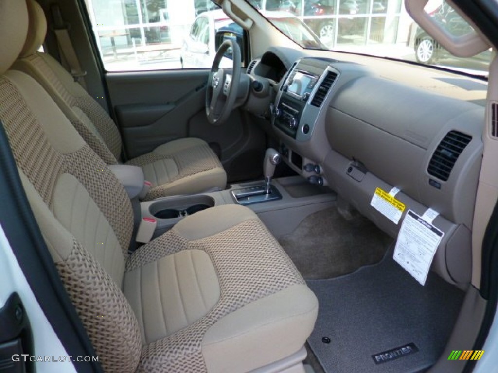 Beige Interior 2015 Nissan Frontier SV King Cab 4x4 Photo #97799061