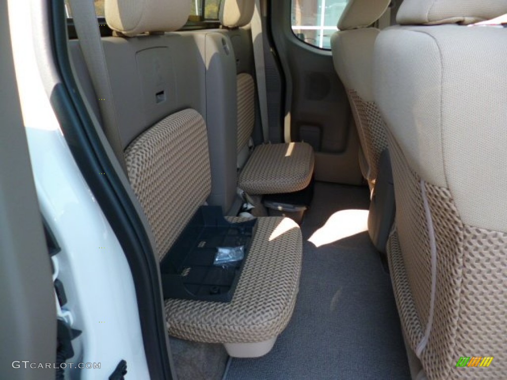 Beige Interior 2015 Nissan Frontier SV King Cab 4x4 Photo #97799103