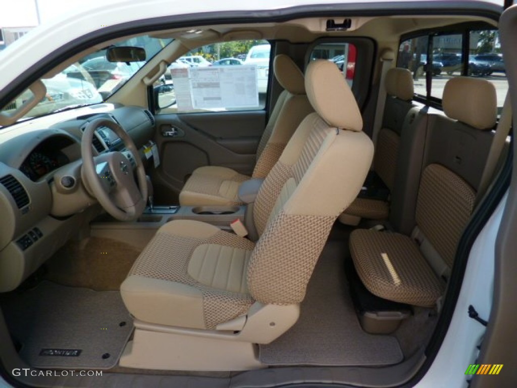 Beige Interior 2015 Nissan Frontier SV King Cab 4x4 Photo #97799145
