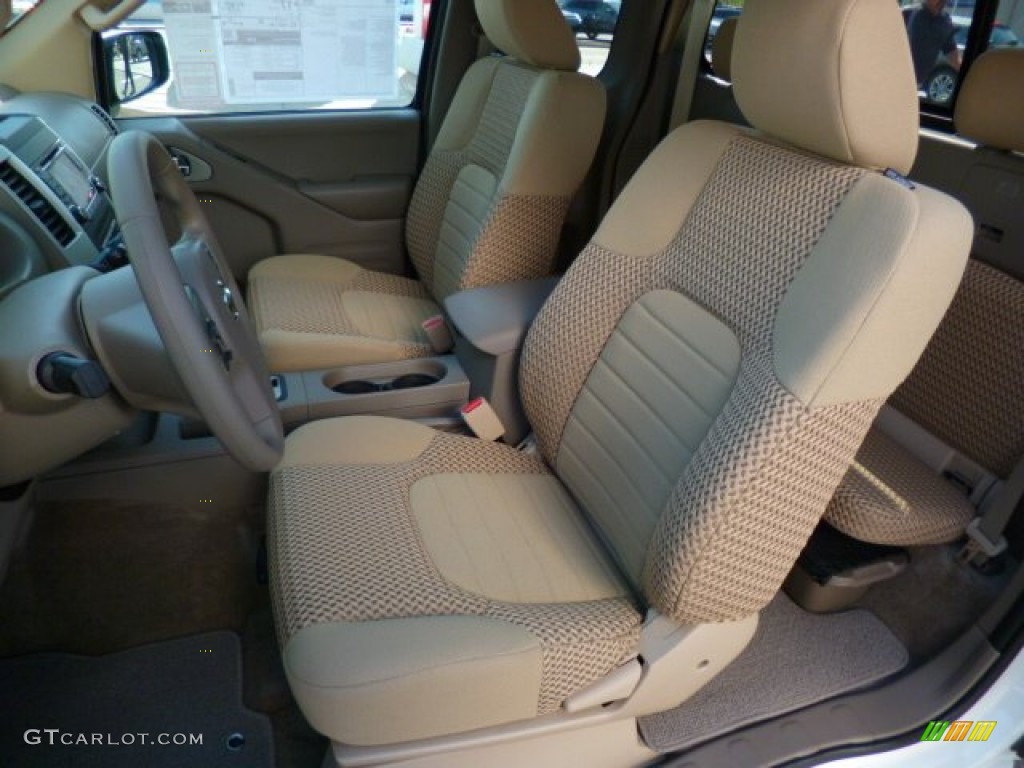 2015 Nissan Frontier SV King Cab 4x4 Front Seat Photo #97799187