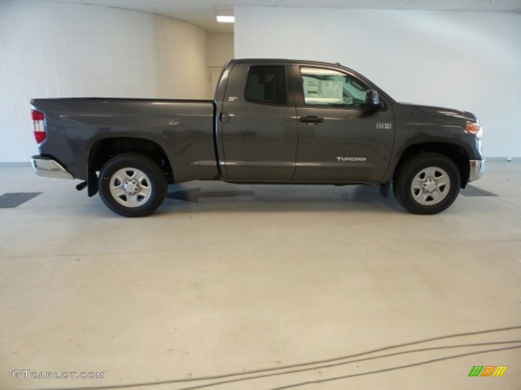 2015 Tundra SR5 Double Cab 4x4 - Magnetic Gray Metallic / Graphite photo #1