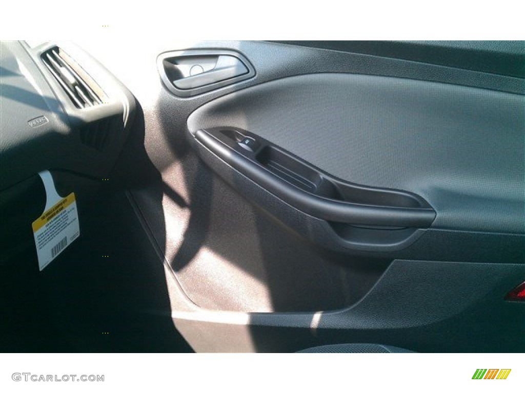 2014 Focus S Sedan - Sterling Gray / Charcoal Black photo #30