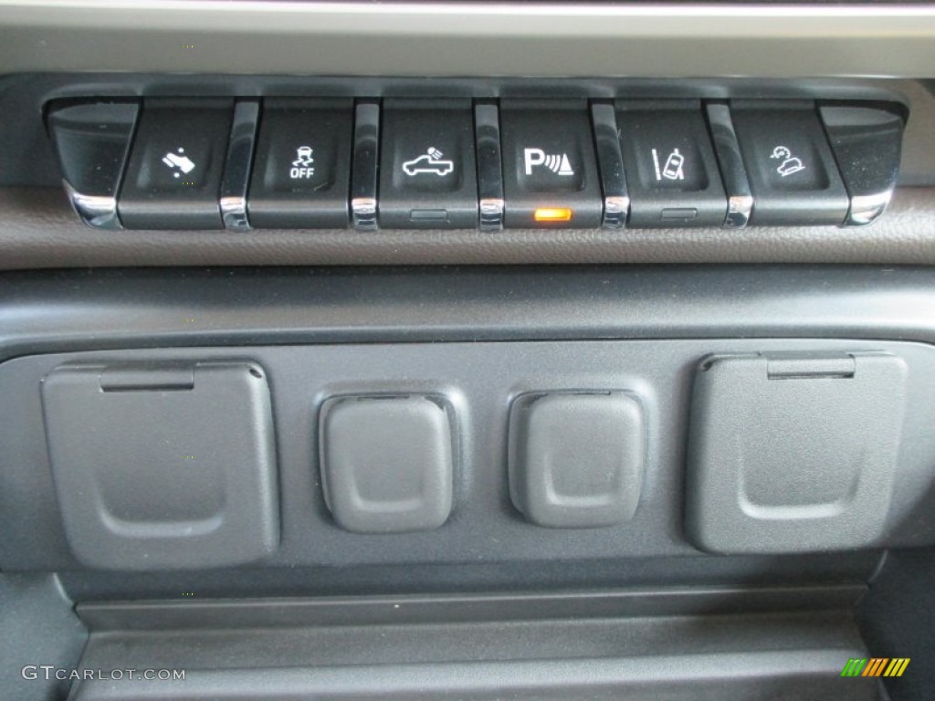 2015 GMC Sierra 1500 Denali Crew Cab 4x4 Controls Photo #97815402