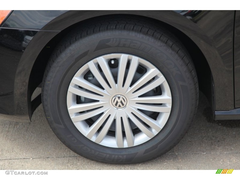 2015 Volkswagen Passat S Sedan Wheel Photos