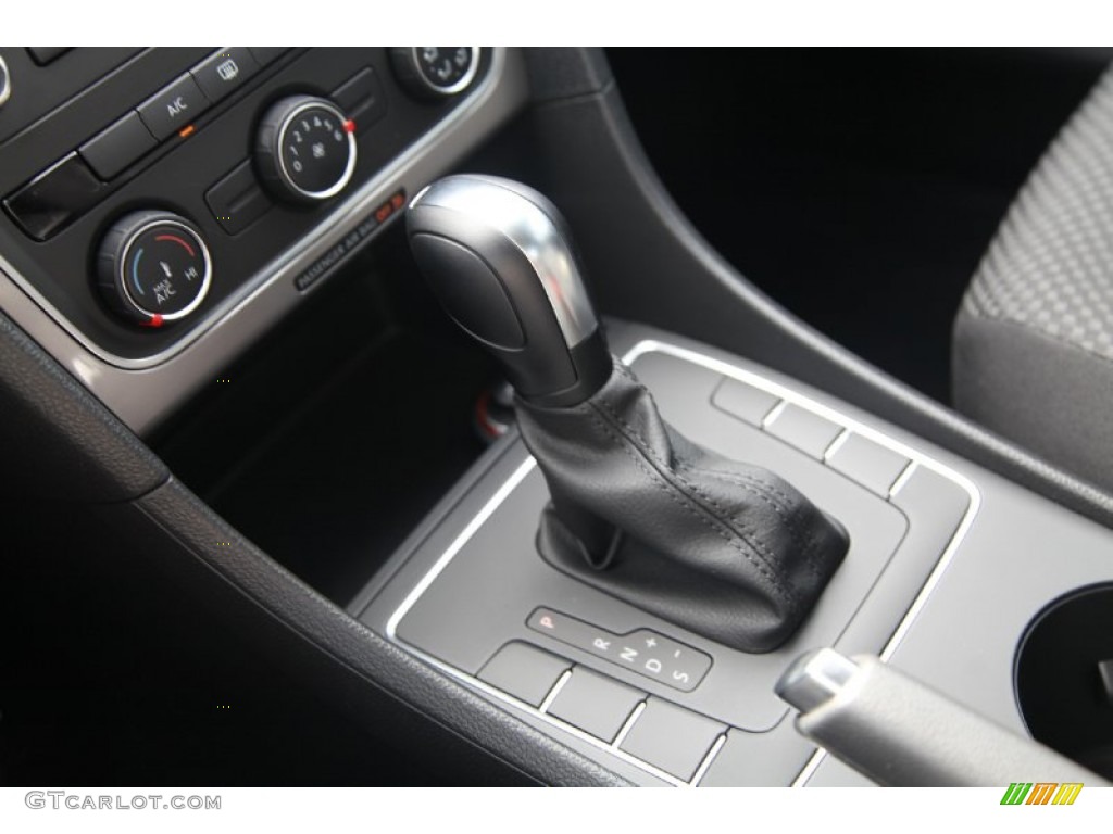 2015 Volkswagen Passat S Sedan Transmission Photos