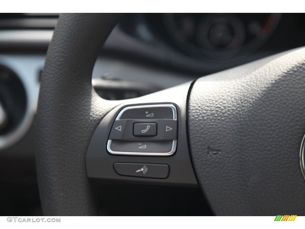 2015 Volkswagen Passat S Sedan Controls Photos