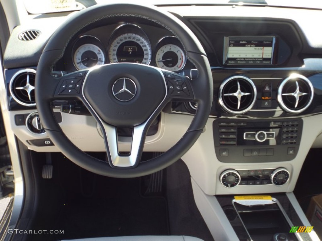 2015 Mercedes-Benz GLK 250 BlueTEC 4Matic Ash/Black Dashboard Photo #97827963