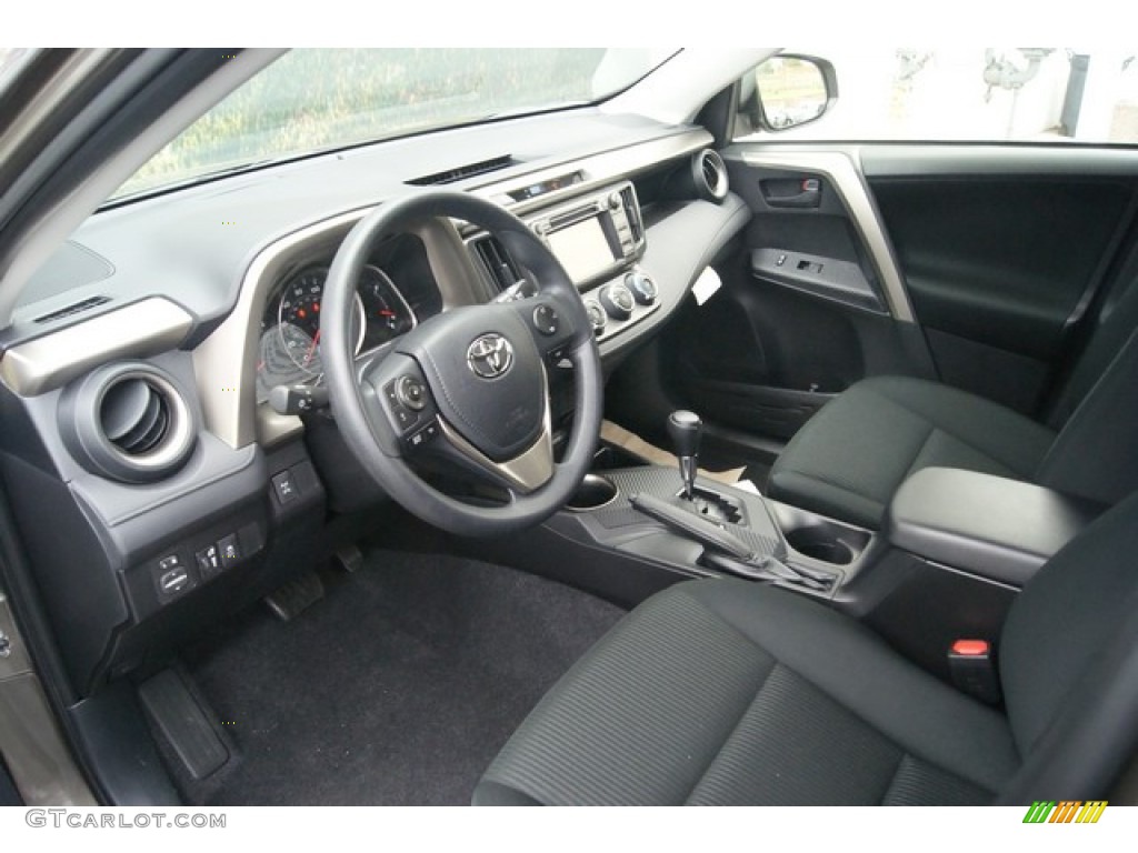 Black Interior 2015 Toyota RAV4 LE Photo #97831661