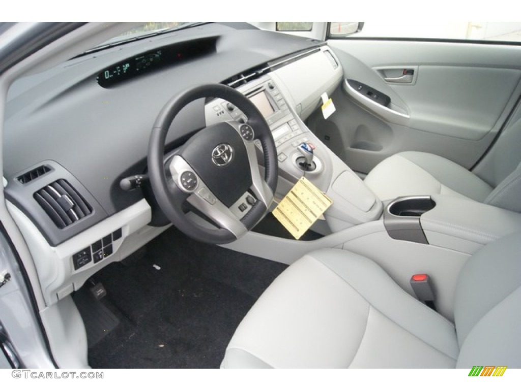 Misty Gray Interior 2015 Toyota Prius Four Hybrid Photo #97834406