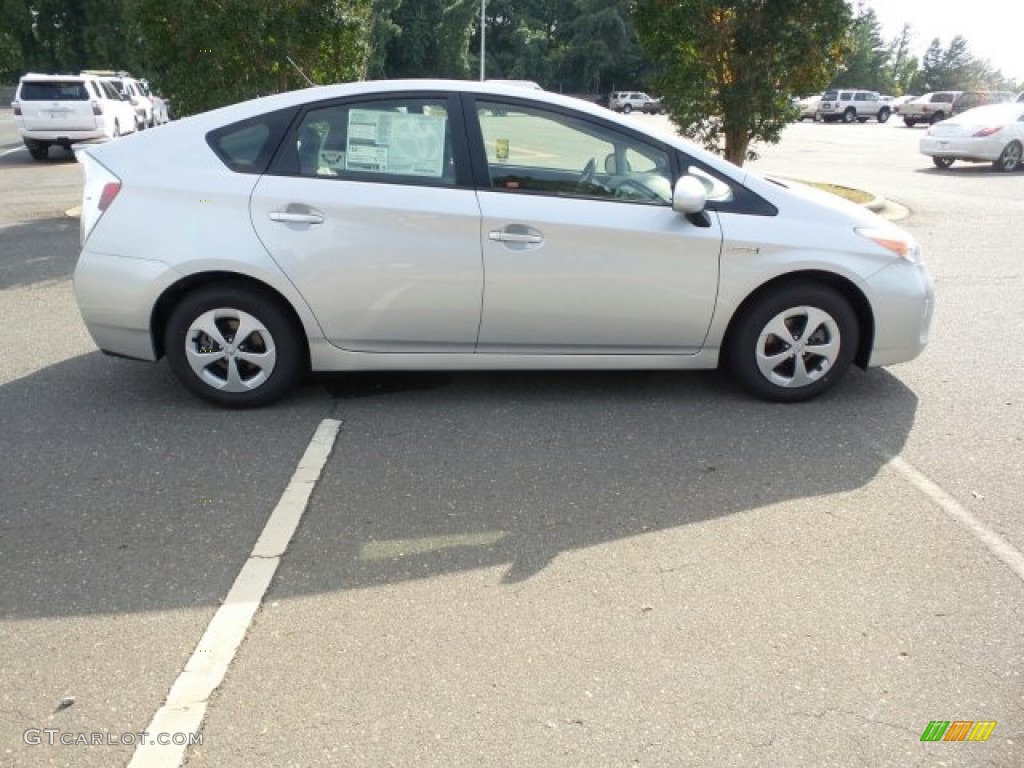 2015 Prius Three Hybrid - Classic Silver Metallic / Dark Gray photo #1