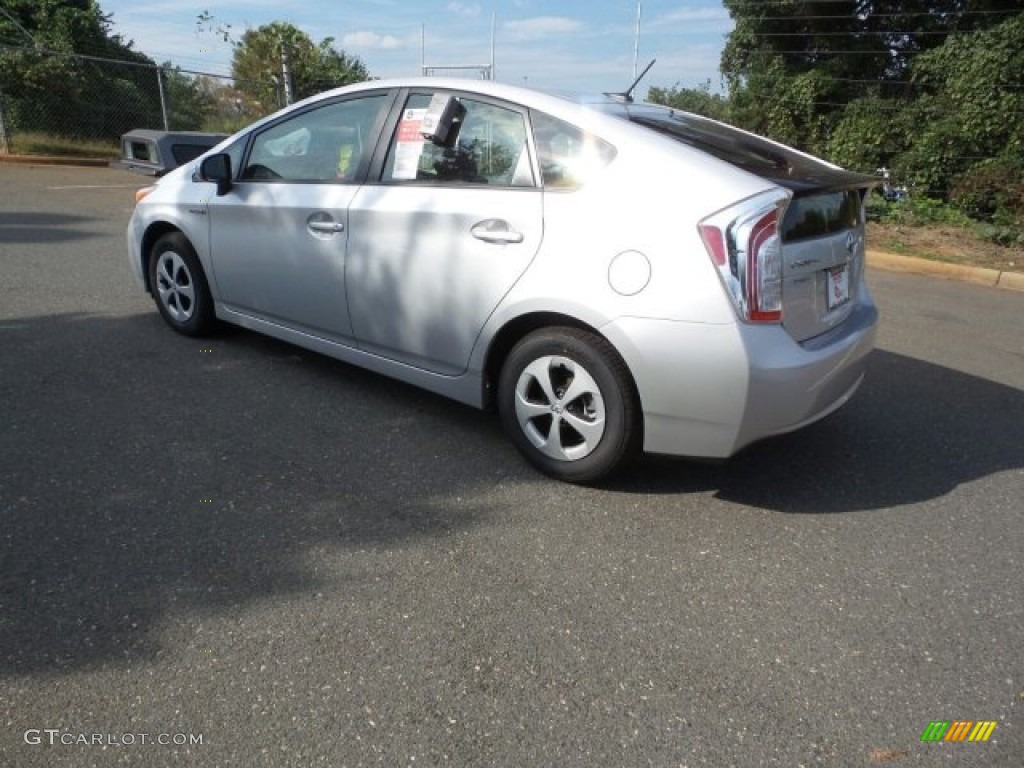 2015 Prius Three Hybrid - Classic Silver Metallic / Dark Gray photo #9