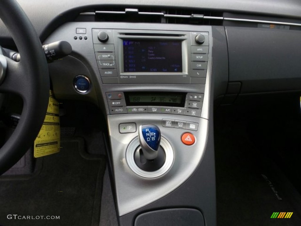 2015 Toyota Prius Three Hybrid Controls Photo #97838112