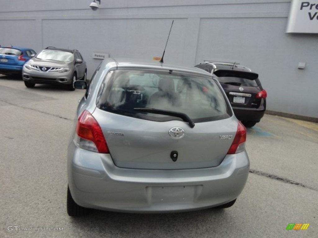 2011 Yaris 3 Door Liftback - Silver Streak Mica / Dark Charcoal photo #4