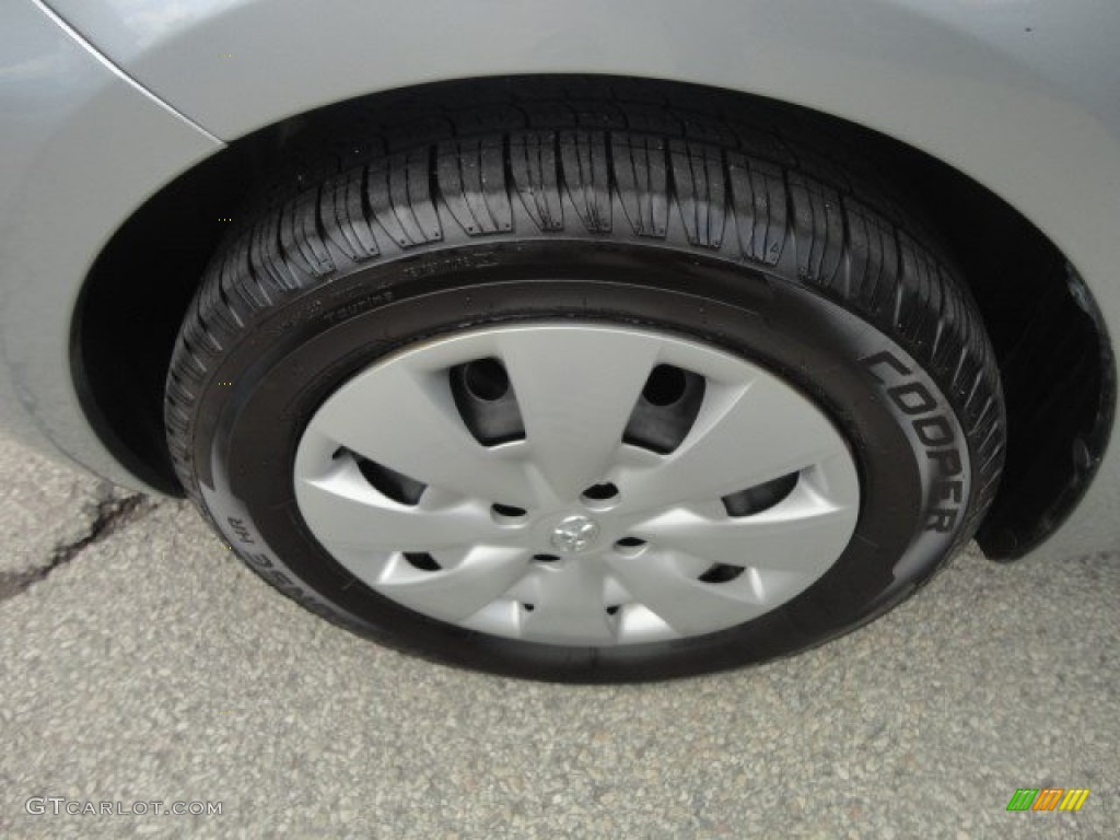 2011 Yaris 3 Door Liftback - Silver Streak Mica / Dark Charcoal photo #17