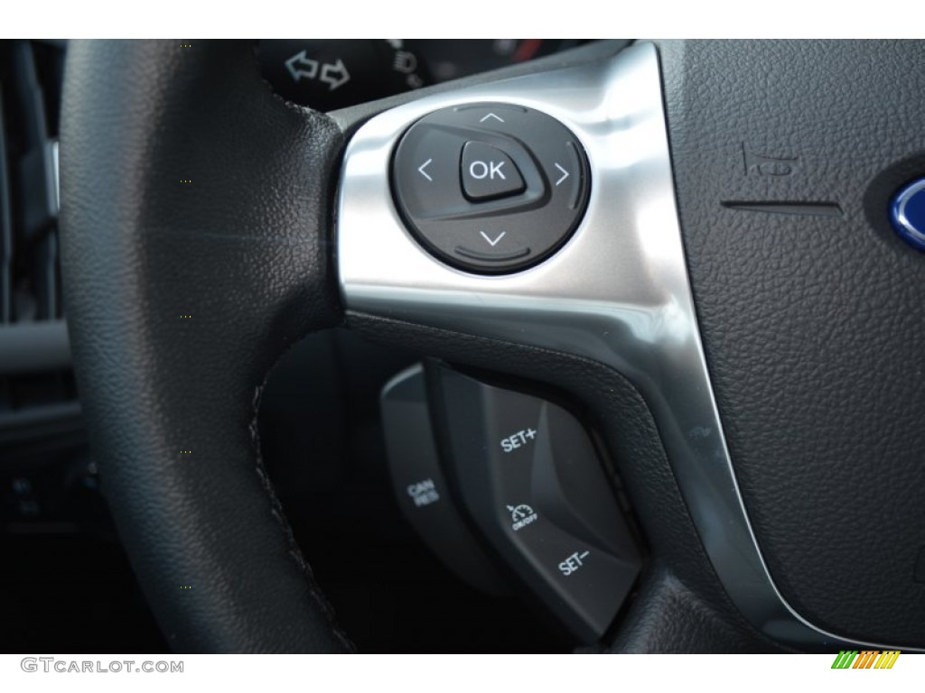 2014 Focus SE Sedan - Race Red / Charcoal Black photo #16