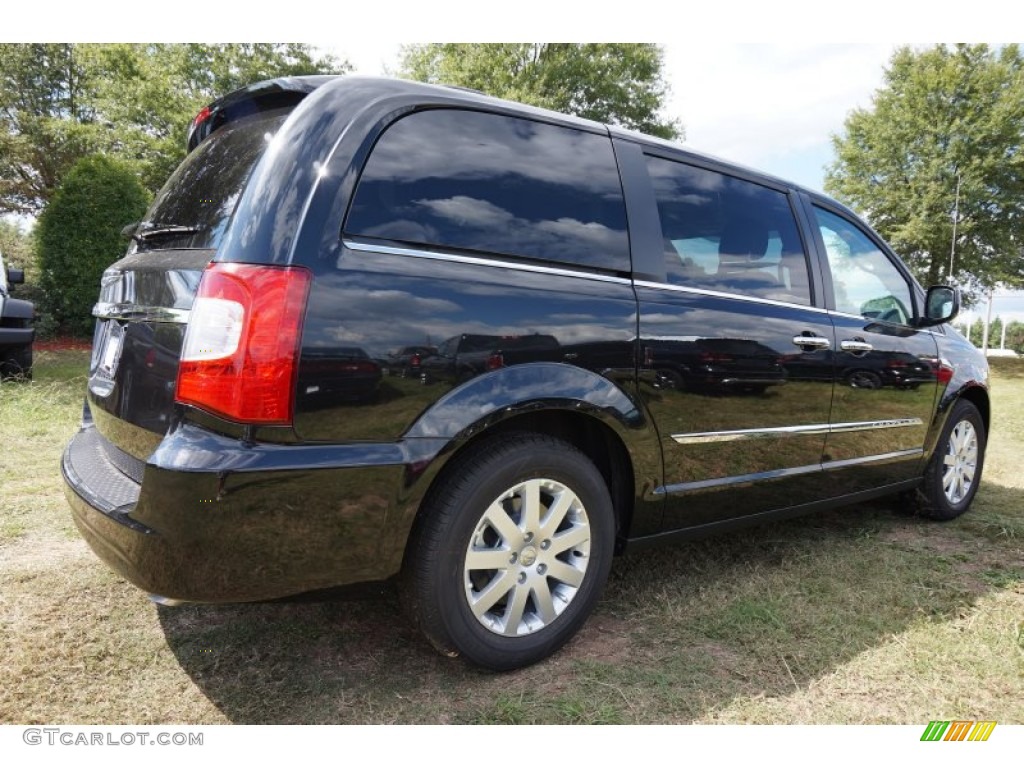 2015 Town & Country Touring - Brilliant Black Crystal Pearl / Black/Light Graystone photo #3