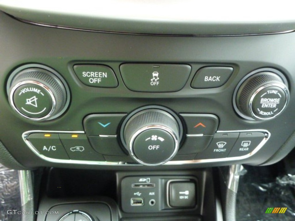 2015 Jeep Cherokee Trailhawk 4x4 Controls Photo #97846237